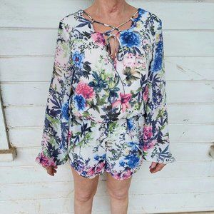 Love Riche Floral Romper with Sheer Sleeves and Key Hole Back Large